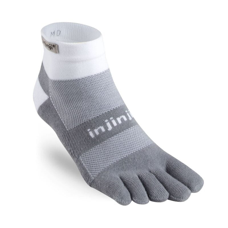 vo-5-ngon-injinji-run-midweight-mini-crew-white-gray-1
