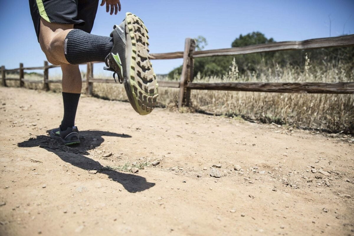 Vớ xỏ ngón chạy địa hình Injinji TRAIL Midweight Crew 2 TrailCrew Granite2 medium Vớ xỏ ngón chạy địa hình Injinji TRAIL Midweight Crew - YCB.vn