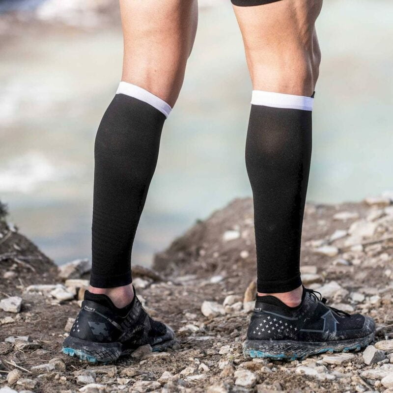 bo ong chan compressport r2v2 black-1