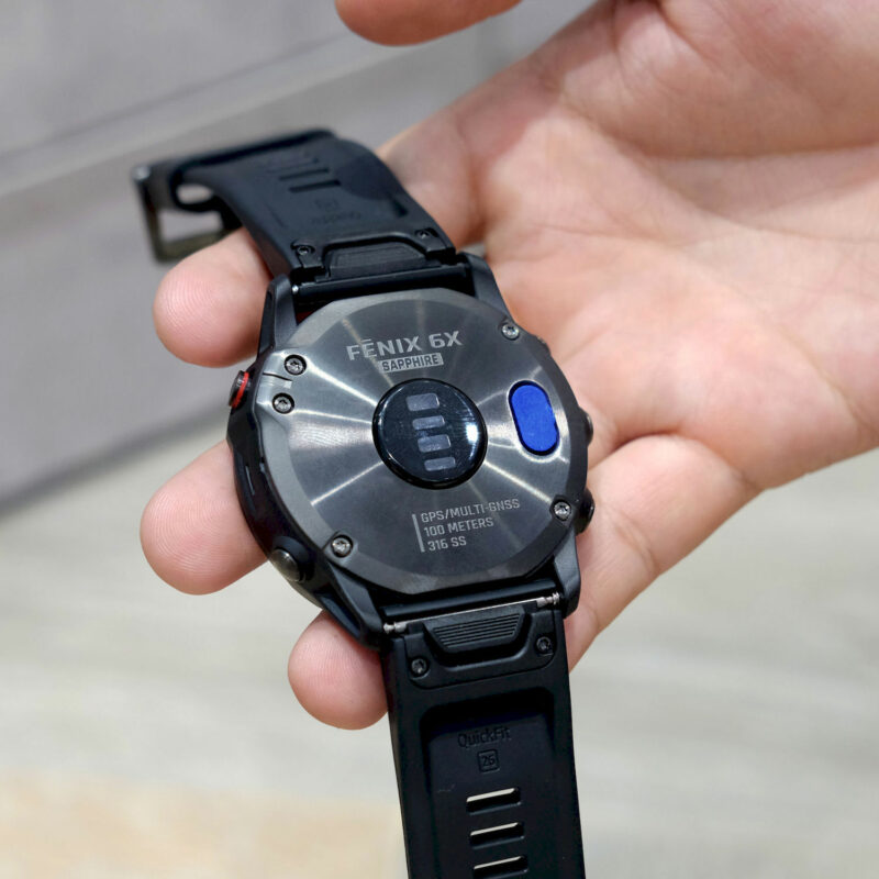 nut-bit-chan-sac-dong-ho-garmin-13
