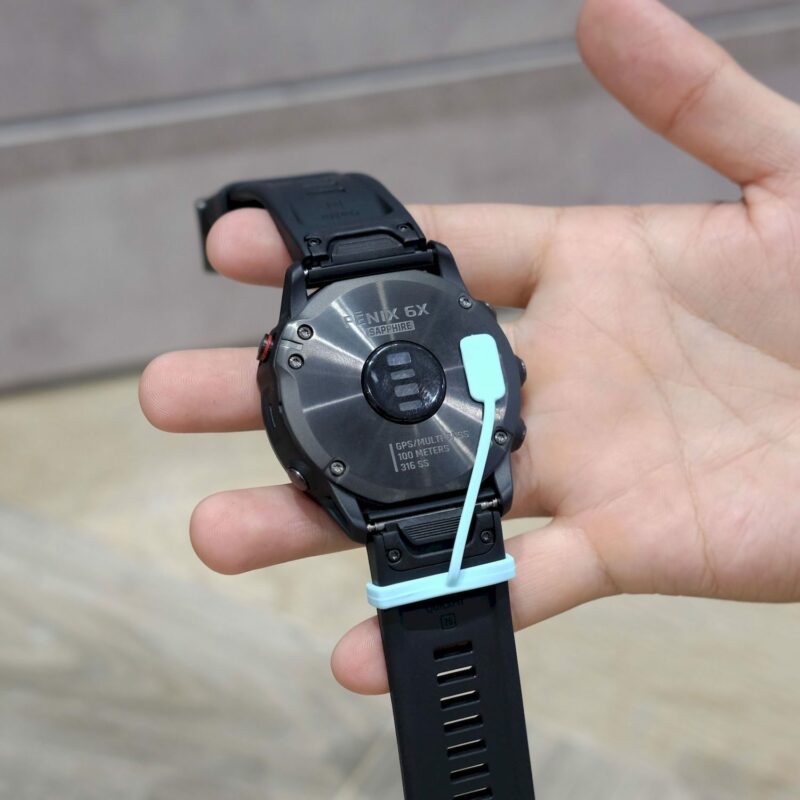 nut bit chan sac dong ho garmin kem day giu 3