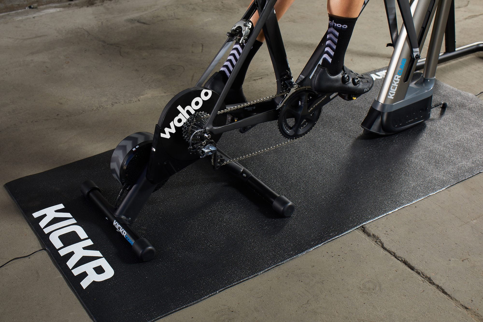wahoo kickr core Thiết bị tập luyện đạp xe Wahoo KICKR Core Smart Trainer - YCB.vn