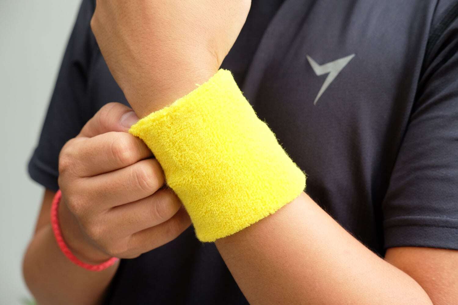 bang co tay tham mo hoi3 Băng cổ tay thể thao thấm mồ hôi YGP Wrist Band (1 Cặp) - YCB.vn