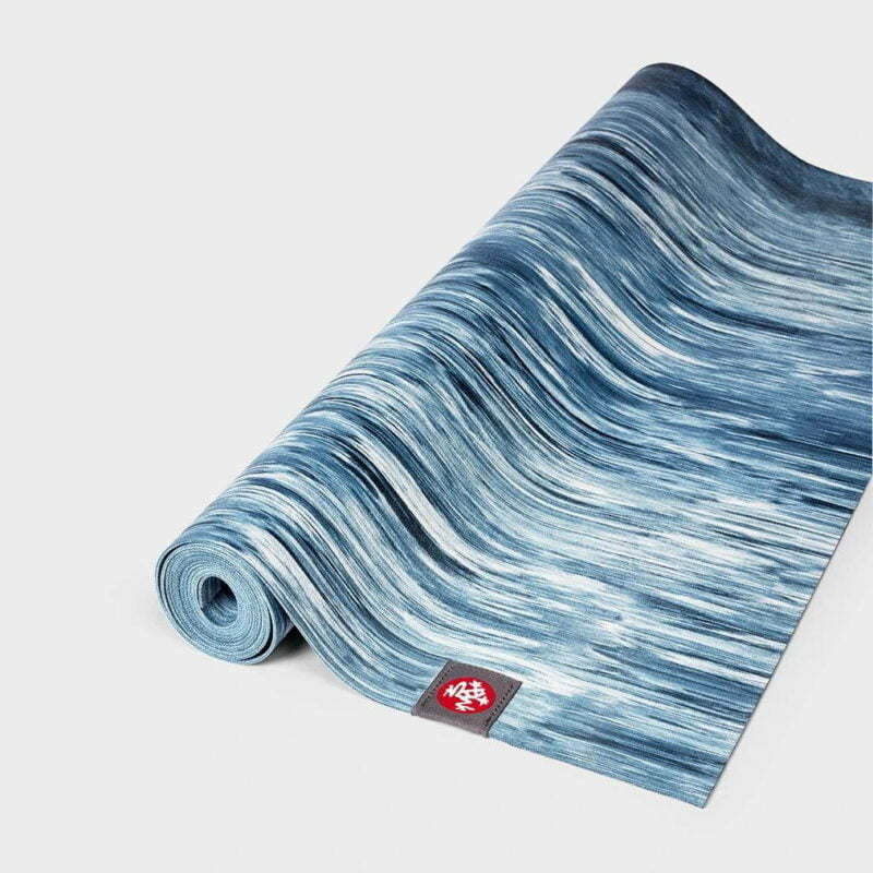 tham-manduka-eko-superlite-travel-yoga-mat-001