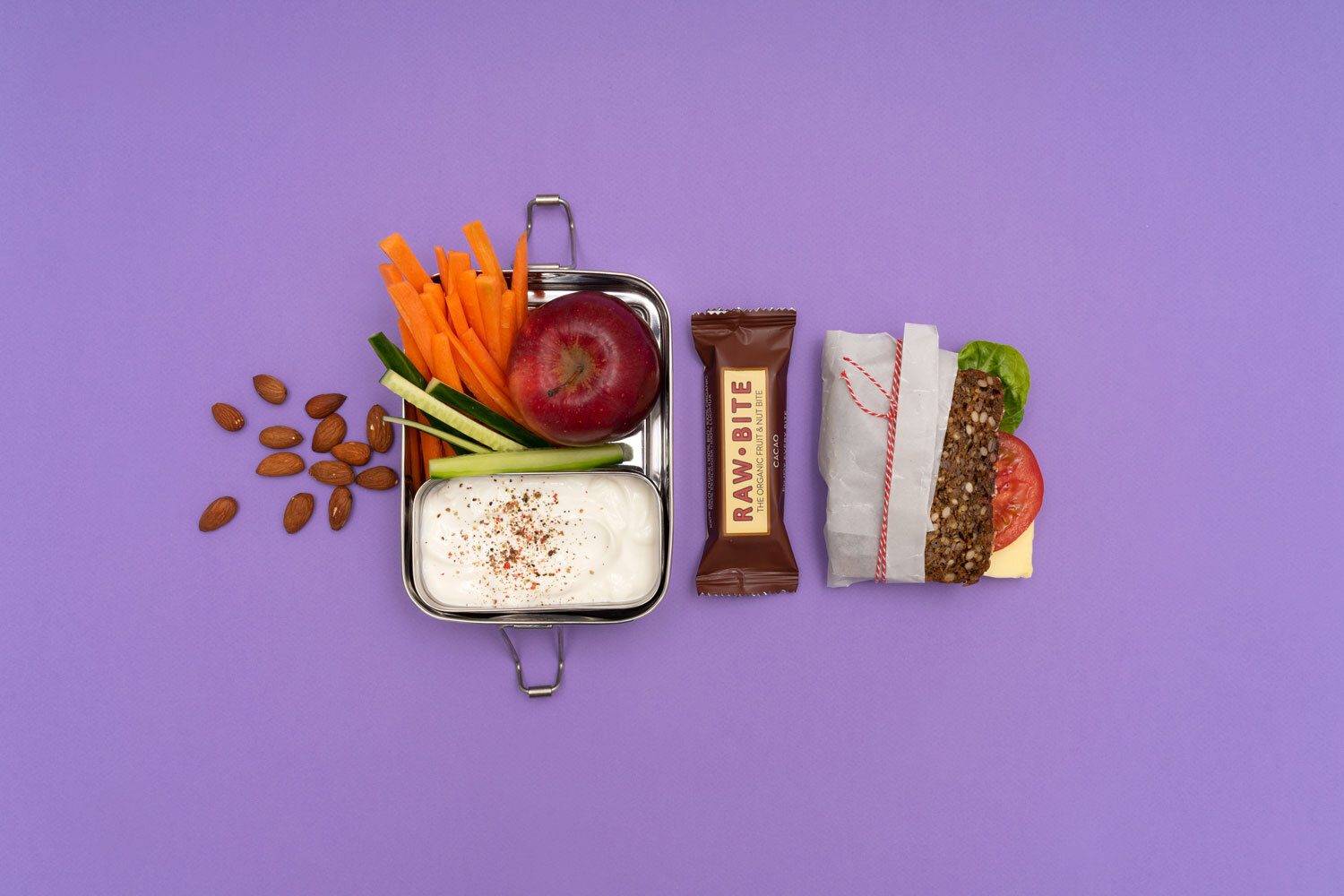 Thanh năng lượng dinh dưỡng hữu cơ hạt và trái cây RAWBITE 2 thanh nang luong hat trai cay rawbite 30 Thanh năng lượng dinh dưỡng hữu cơ hạt và trái cây RAWBITE - YCB.vn
