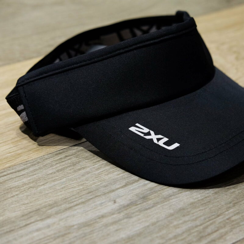2xu-performance-visor-UQ6165f-010