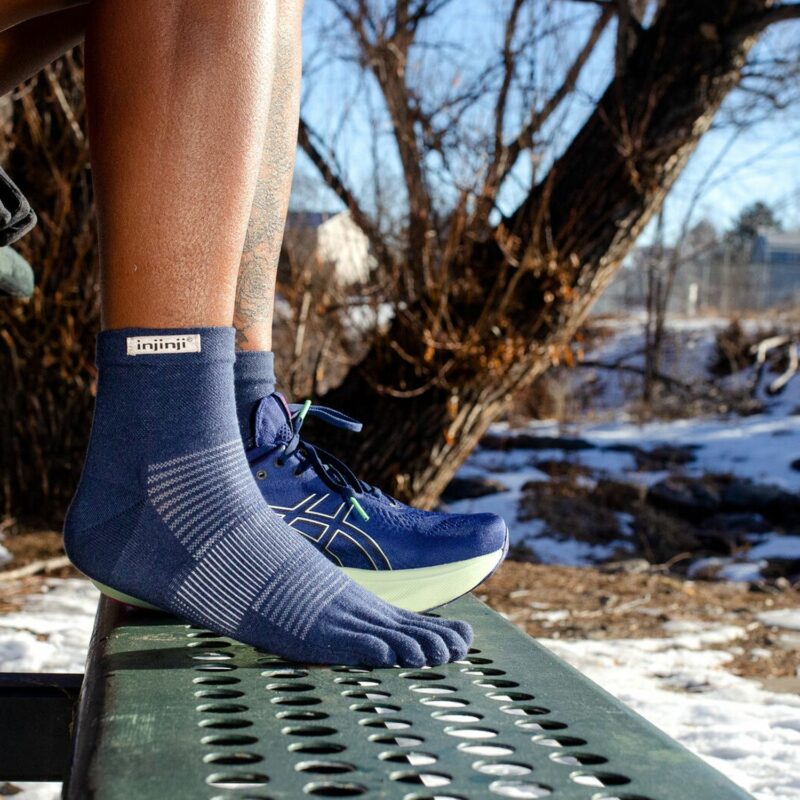 injinji-run-lightweight-mini-crew-NVY (2)