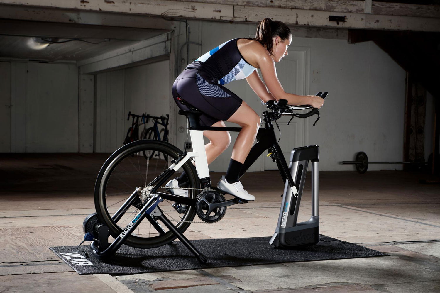thiet bi tao do doc wahoo kickr climb indoor grade simulator 6 Thiết bị tạo độ dốc Wahoo KICKR Climb Indoor Grade Simulator - YCB.vn