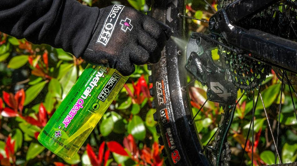 Dung Dịch Vệ Sinh Bộ Truyền Động Muc-Off Bio Drivetrain Cleaner 500ml 4 muc off bio drivetrain cleaner 500ml 005 Dung Dịch Vệ Sinh Bộ Truyền Động Muc-Off Bio Drivetrain Cleaner 500ml - YCB.vn