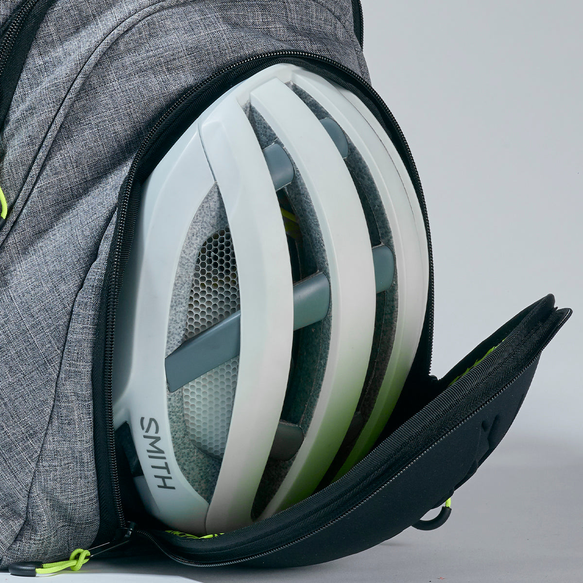 zoot ultra tri bag canvas gray 04 Ba lô ba môn phối hợp Zoot Ultra Tri Bag - Canvas Gray (42L) - YCB.vn