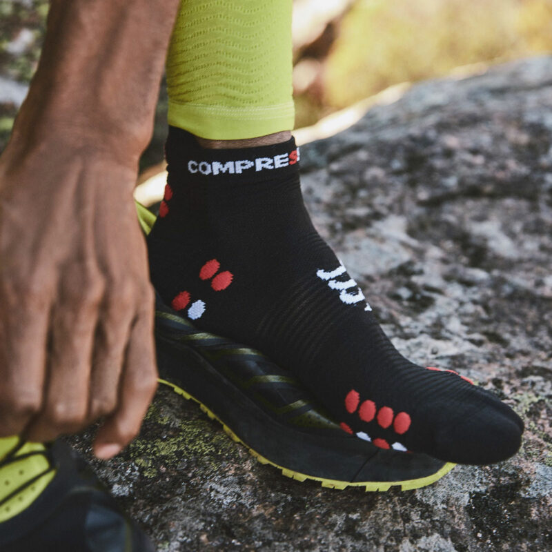 compressport_pro_racing_socks_v4_black_4