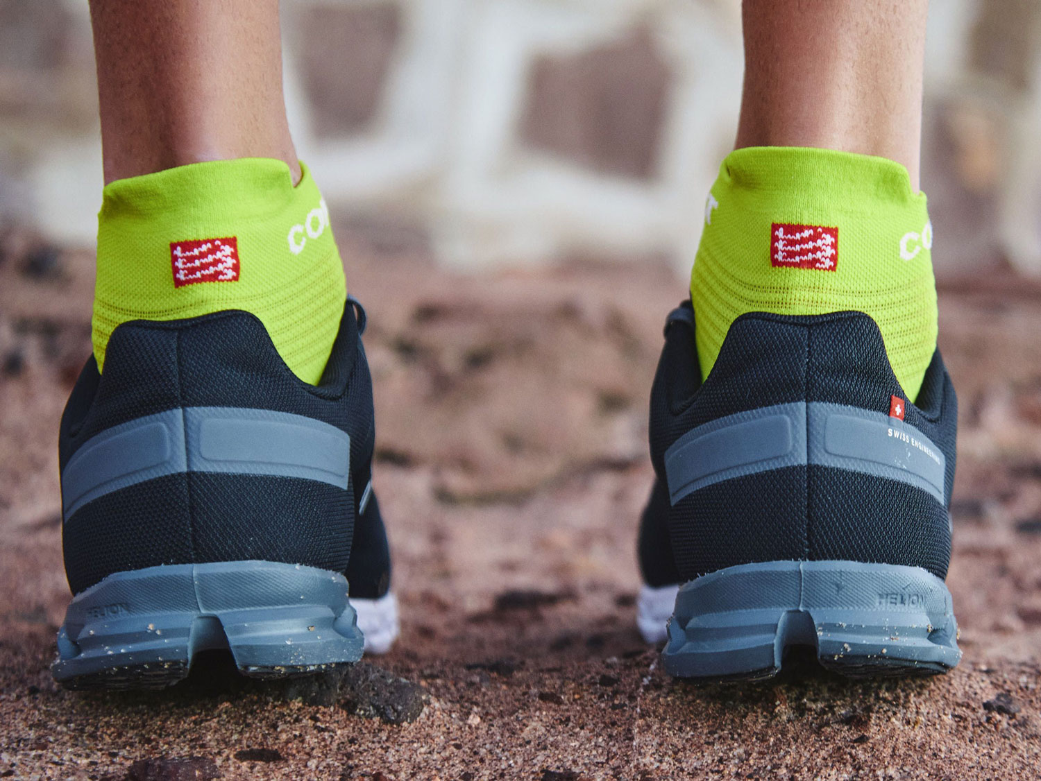compressport pro racing socks v4 primerose 2 Vớ chạy bộ Compressport Pro Racing Socks V4.0 - Run Low - YCB.vn