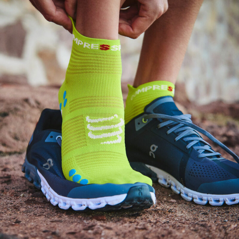 compressport_pro_racing_socks_v4_primerose_3