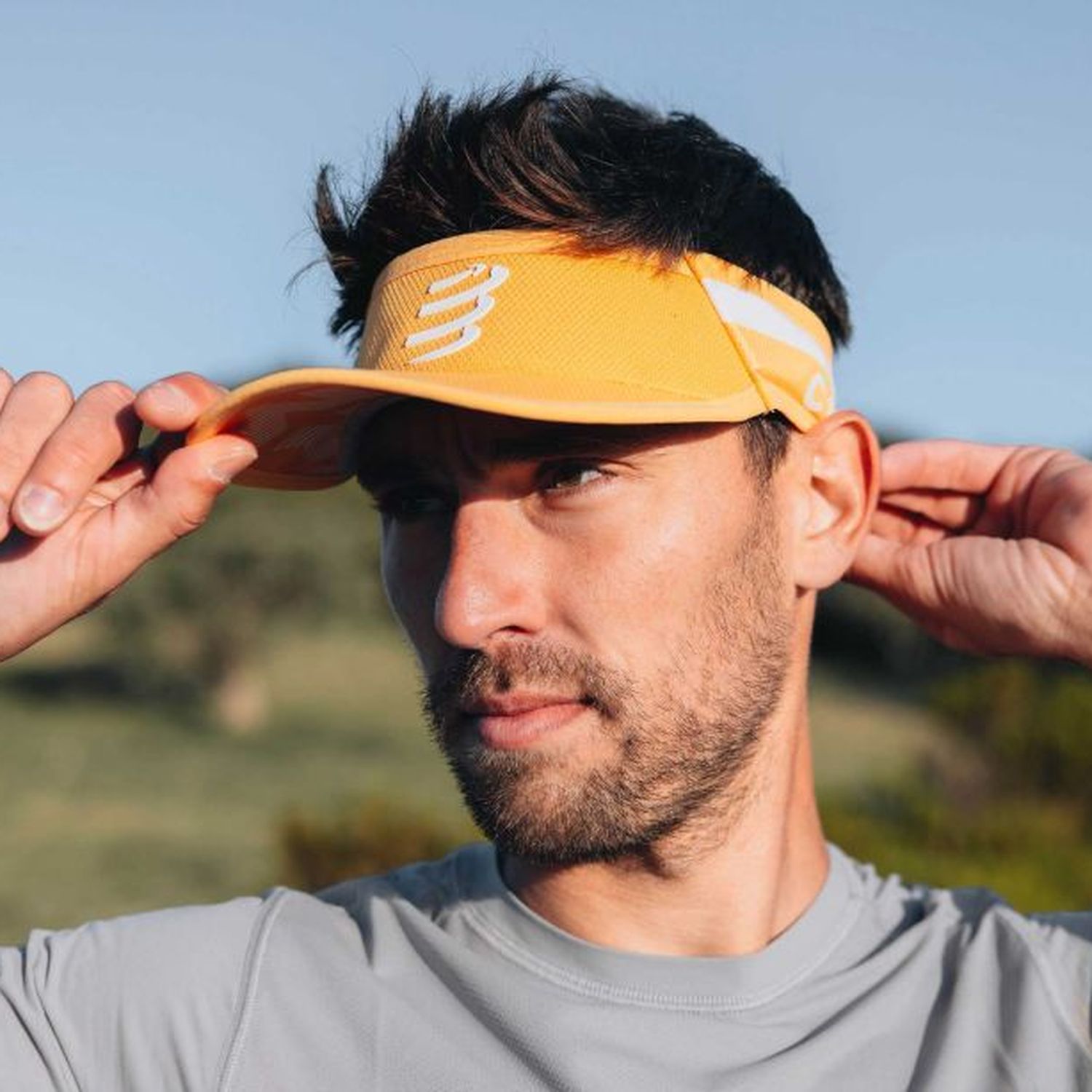 visor compressport ultralight citrus 6 Đồ nghề chạy trail - YCB.vn