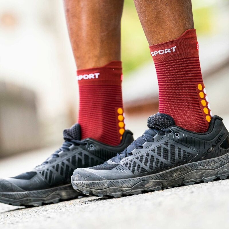 vớ_compressport_pro_racing_sock-v4.0_run_hight_spd_apple_cheddar (2)