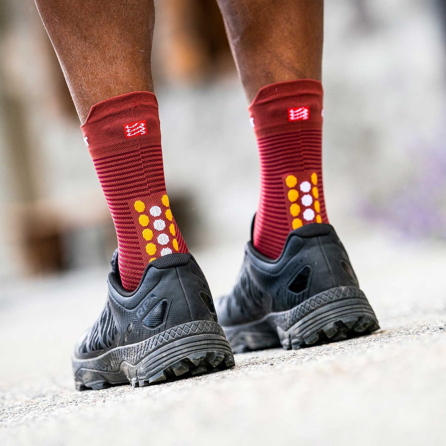 Vớ chạy bộ Compressport Pro Racing Socks V4.0 - Run High 5 vo compressport pro racing sock v4.0 run hight spd apple cheddar 4 Vớ chạy bộ Compressport Pro Racing Socks V4.0 - Run High - YCB.vn