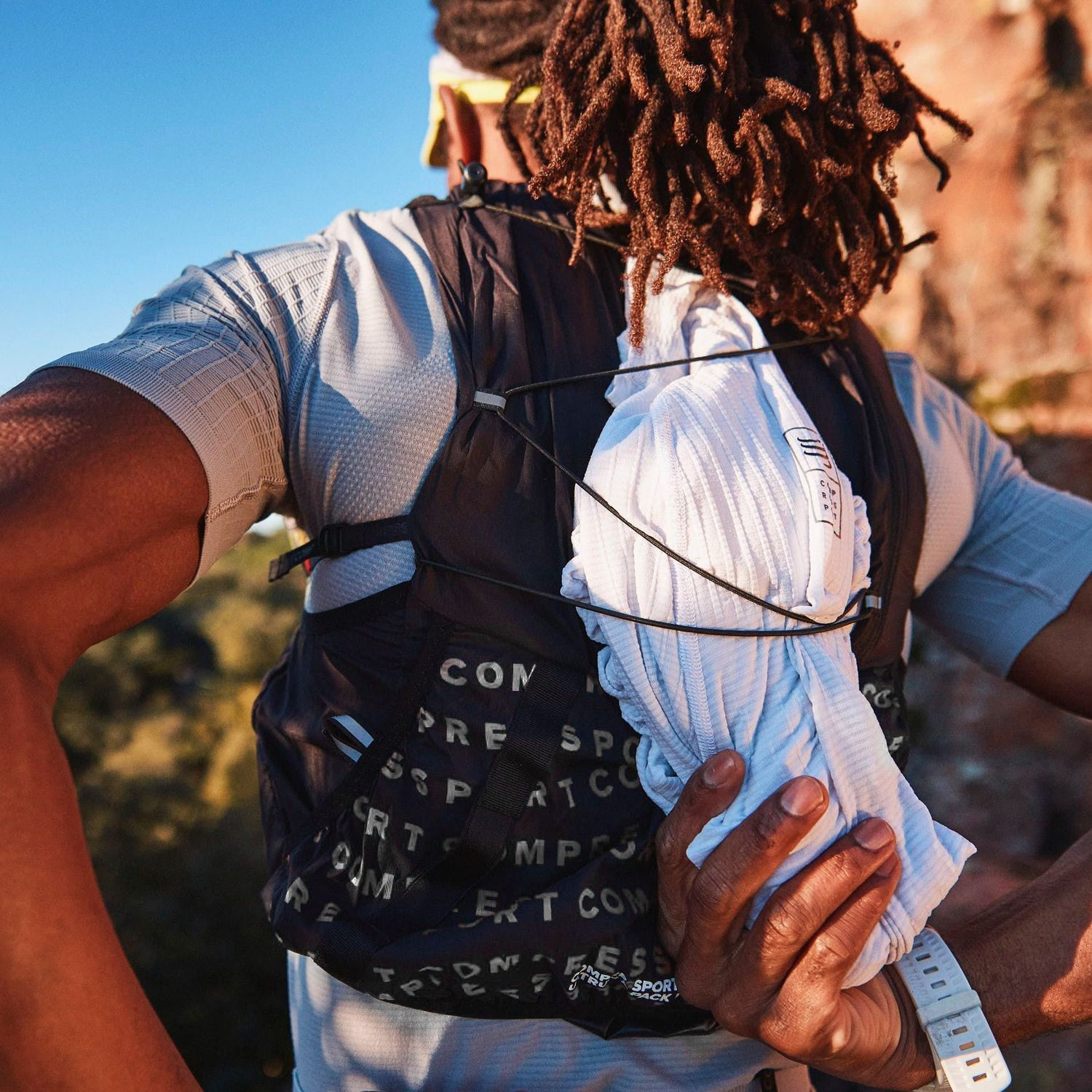 Vest nuoc chay trail UltRun S Pack Evo 15 Black 7 Vest nước chạy trail Compressport Ultra S Pack Evo 15L (kèm 2 bình dẻo 500ml) - YCB.vn