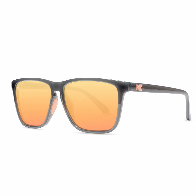 kinh_mat_the_thao_knockaround_peach_fast_lanes_sport (4)