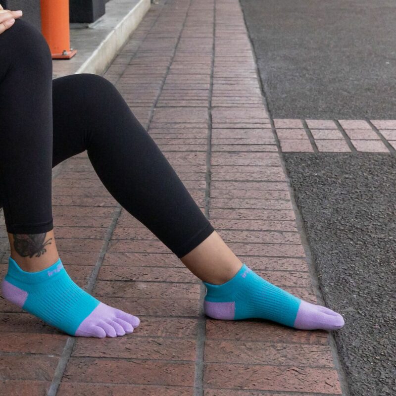 injinji-woman-run-lightweight-noshow (1)