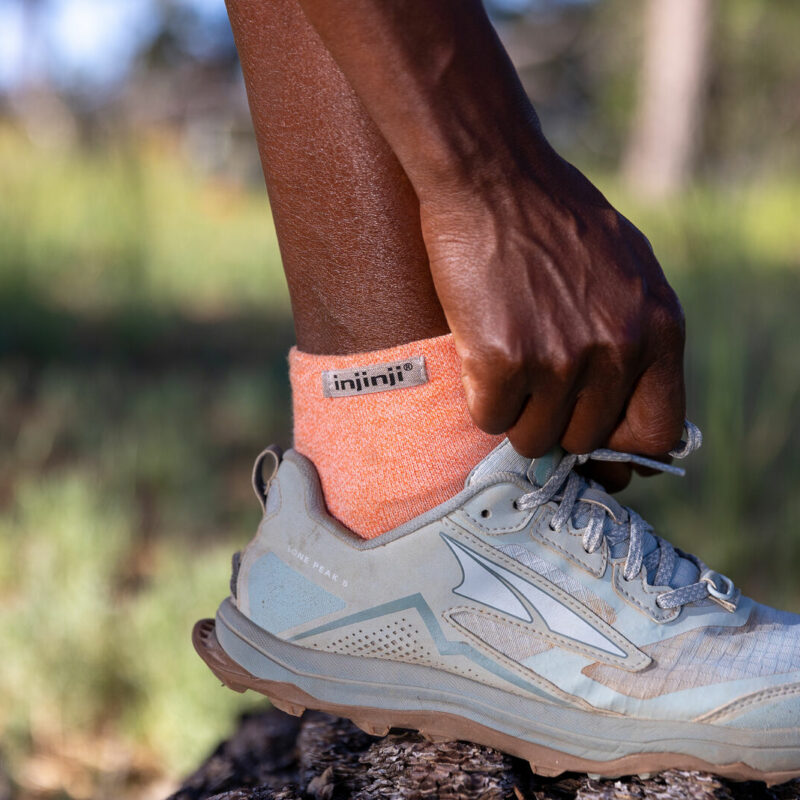 vo-xo-ngon-women-trail-midweight-mini-crew4