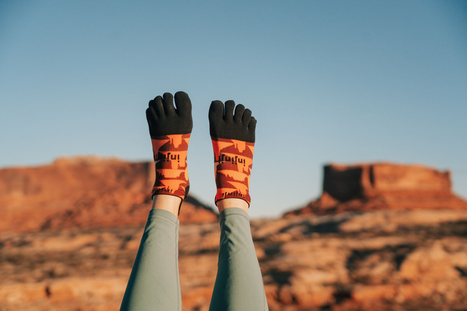 Vớ xỏ ngón chạy bộ Injinji Spectrum WOMEN RUN Lightweight No Show 1 291410 HRZ Kika 03 medium Vớ xỏ ngón chạy bộ Injinji Spectrum WOMEN RUN Lightweight No Show - YCB.vn