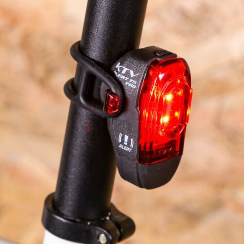 bo_den_xe_dap_LEZYNE_KTV_DRIVE_LIGHT_SET-10