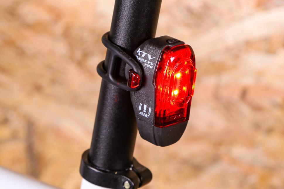 Bộ đèn xe đạp Lezyne KTV Drive Light Set 3 bo den xe dap LEZYNE KTV DRIVE LIGHT SET 10 Bộ đèn xe đạp Lezyne KTV Drive Light Set - YCB.vn