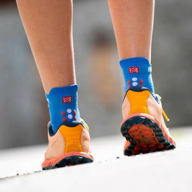 compressport_pro_racing_sock_v4_pacific-blue (7)