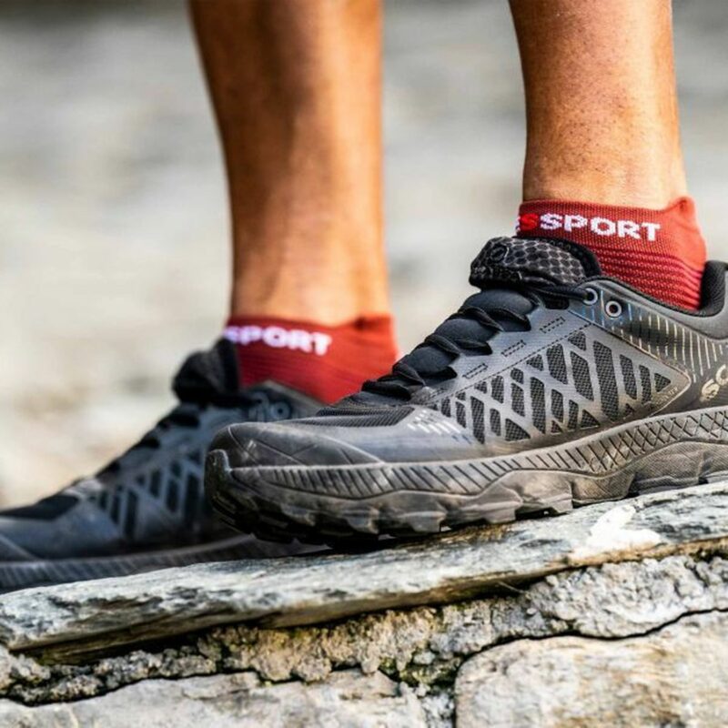 compressport_pro_racing_sock_v4_spd-apple (1)