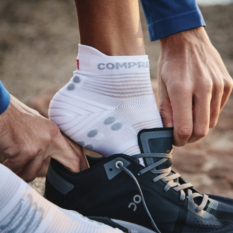 compressport_pro_racing_sock_v4_white-alloy (4)