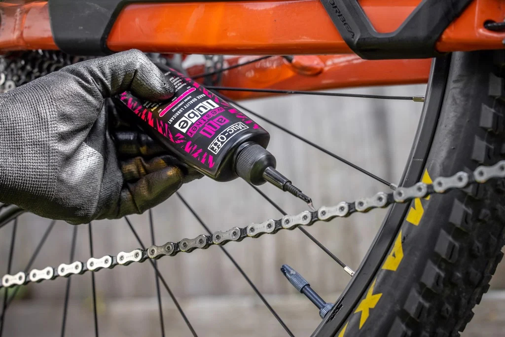 Nhớt bôi trơn sên xe đạp Muc-Off All Weather Lube 120ml (Dùng trong mọi thời tiết) 2 nhot xe dap muc off all weather lube 4 Nhớt bôi trơn sên xe đạp Muc-Off All Weather Lube 120ml (Dùng trong mọi thời tiết) - YCB.vn