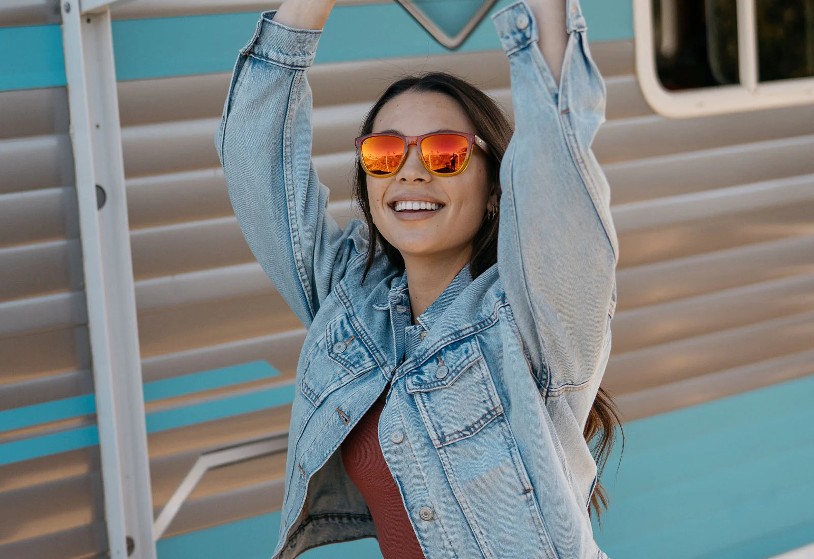 Kính mát thể thao Knockaround Premiums | Firewood 1 kinh mat chay bo Knockaround Premiums Firewood Frames Polarized Red Sunset Lenses 4 Kính mát thể thao Knockaround Premiums | Firewood - YCB.vn