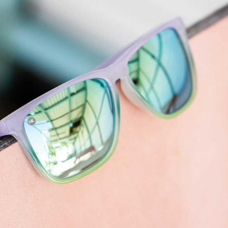 kinh-mat-the-thao-knockaround-fast-lanes-aqua-lectric (20)