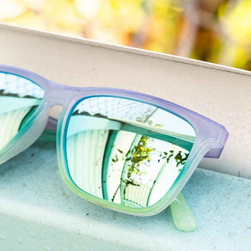 kinh-mat-the-thao-knockaround-fast-lanes-aqua-lectric (31)