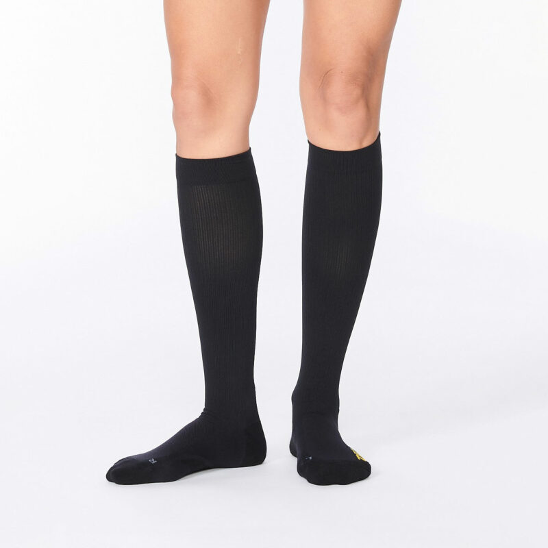 vo_bo_co_2xu_flight_ultra_light_compression_sock (3)