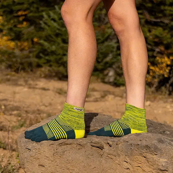 vo-xo-ngon-women-trail-midweight-mini-crew-firefly (2)
