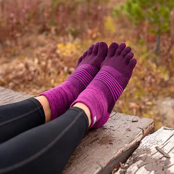 vo-xo-ngon-women-trail-midweight-mini-crew-violet (3)