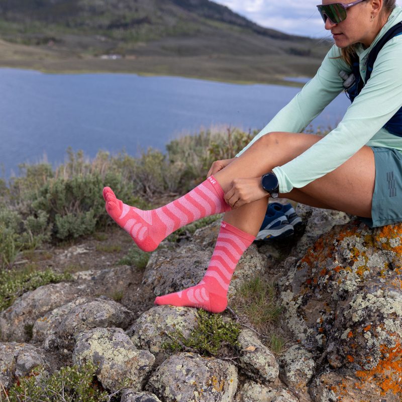 vo_chay_bo_injinji_women_ultra_run_crew_coral_3