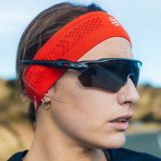 head-band-compressport-thin-on-off (14)