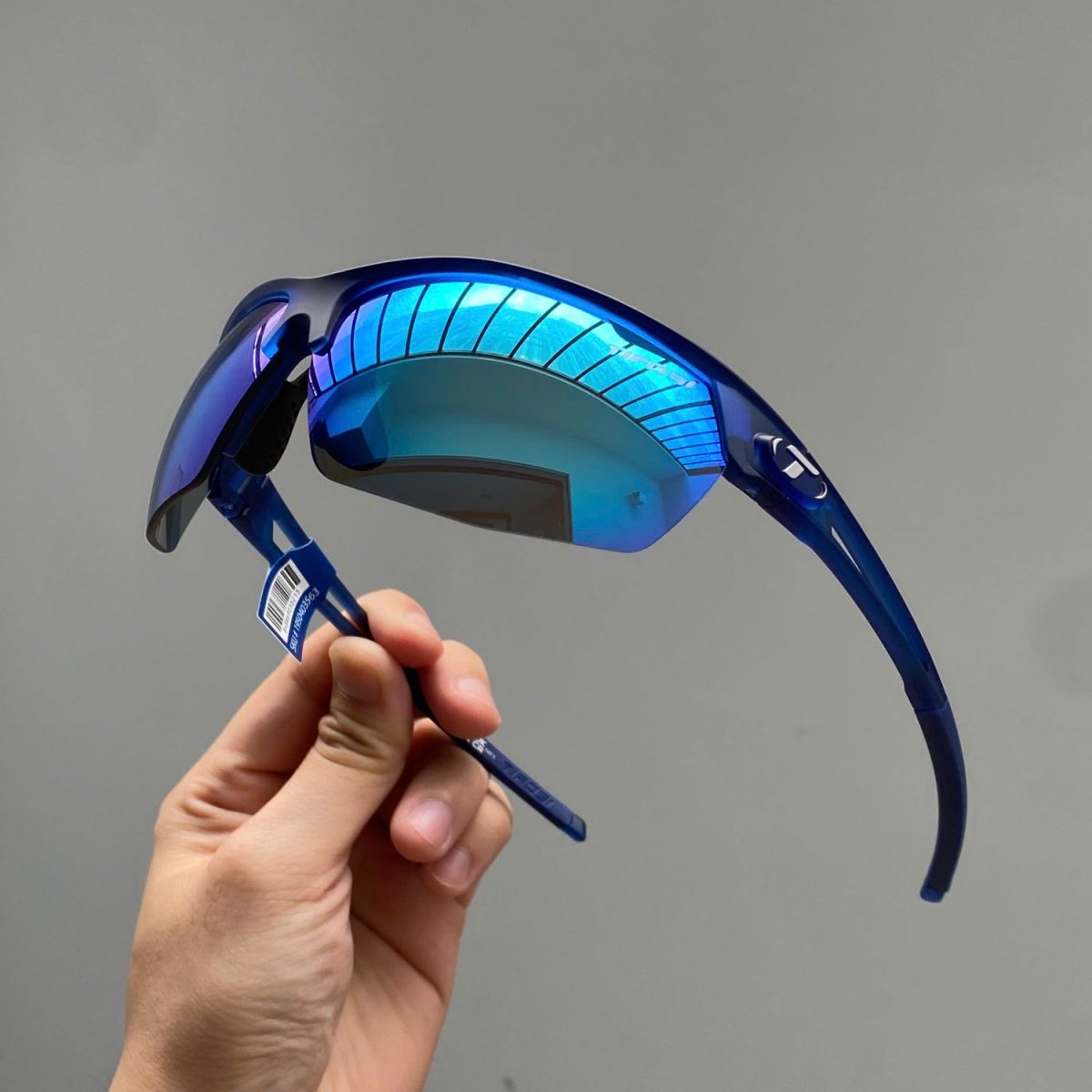 tifosi navar midnight vapor 6 Kính mát thể thao Tifosi Navar FC | Gloss Black - YCB.vn