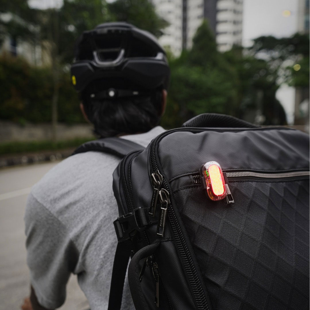 non bao hiem xe dap lumos ultra aero 29 1 Đèn xe đạp đa năng Lumos Firefly Mini - YCB.vn